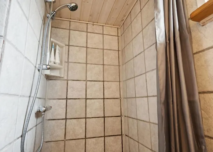 Avni - 300m From The Sea By Interhome